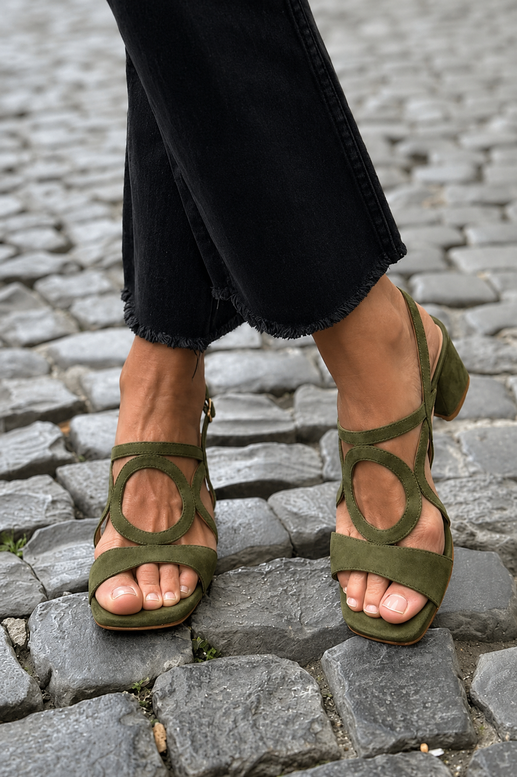 Ursula | Circle Strap Block Heel Sandals